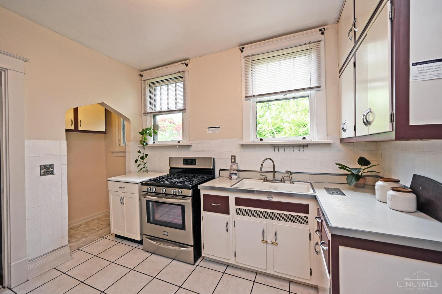 725 Riddle Road Cincinnati, OH 45220 - Photo 17 of 53 Gallery Image 17
