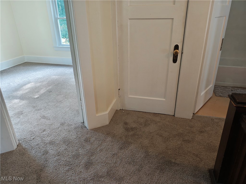 5213 Reed Avenue Ashtabula, OH 44004 - Photo 21 of 35 Detailed view of carpet floors