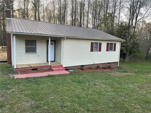 $1,550 | 305 Leonard Meadow Road, Ramseur, NC 27316