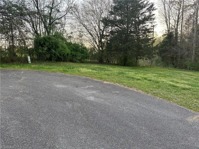 $1,550 | 305 Leonard Meadow Road, Ramseur, NC 27316