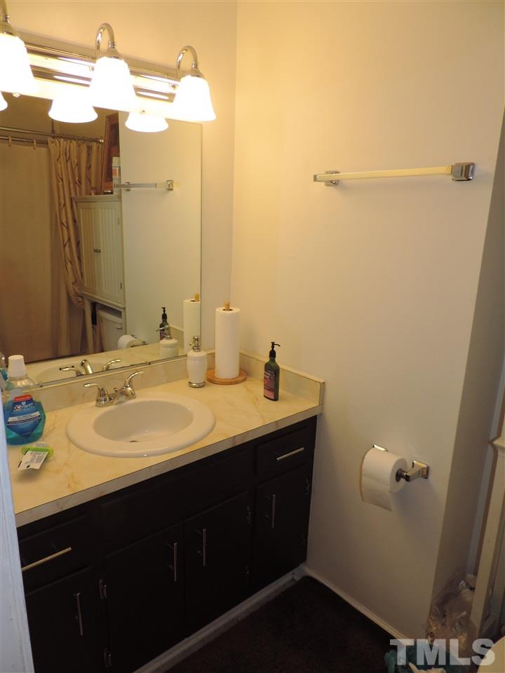 211 Barbour Road Smithfield, NC 27577 - Photo 11 of 25 Gallery Image 11