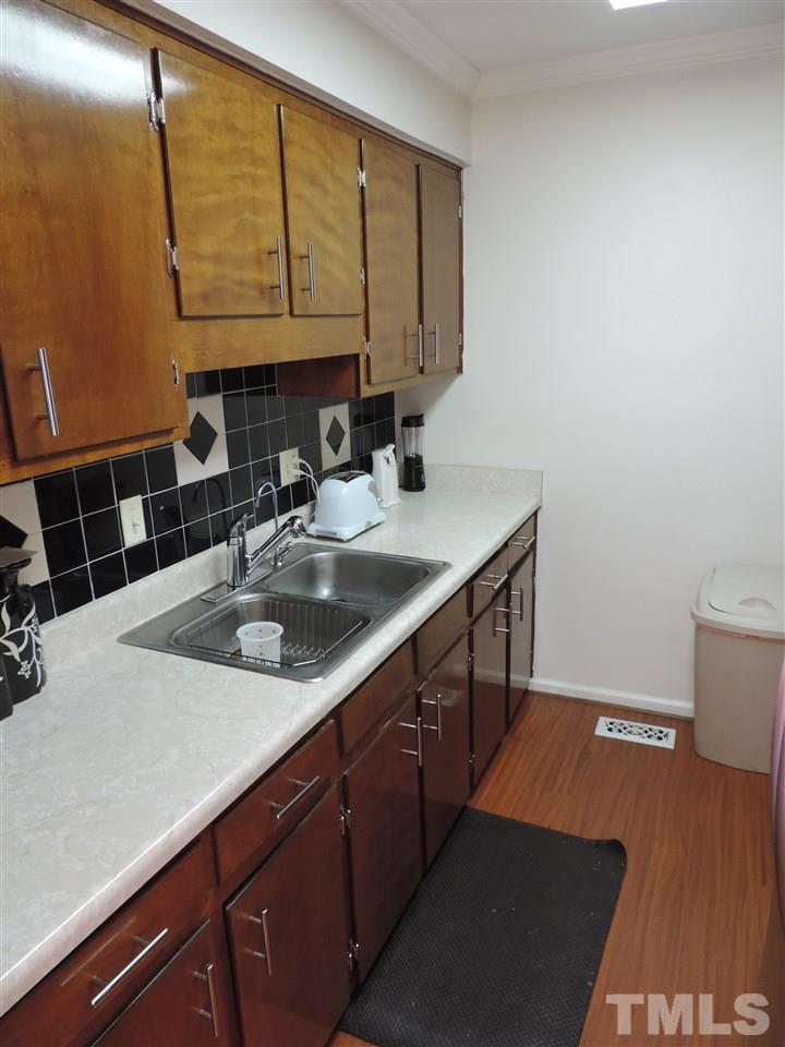 211 Barbour Road Smithfield, NC 27577 - Photo 6 of 25 Gallery Image 6