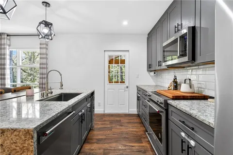 $849,900 | 5500 Sherrell Drive, Atlanta, GA 30342