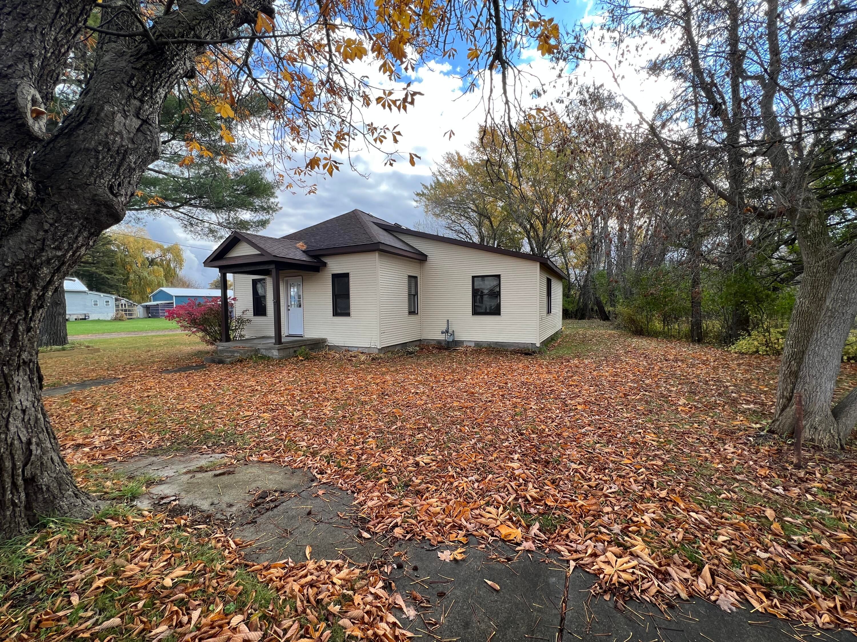532 Duncan Avenue Cheboygan, MI 49721 - Photo 5 of 26 Gallery Image 5