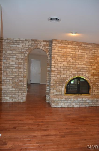 957 Bridle Path Road Allentown, PA 18103 - Photo 4 of 16 Gallery Image 4