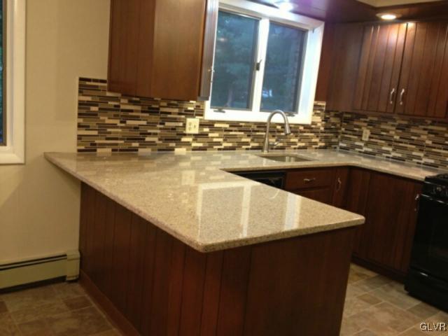 957 Bridle Path Road Allentown, PA 18103 - Photo 7 of 16 Gallery Image 7