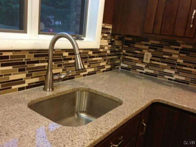 957 Bridle Path Road Allentown, PA 18103 - Photo 8 of 16 Gallery Image 8