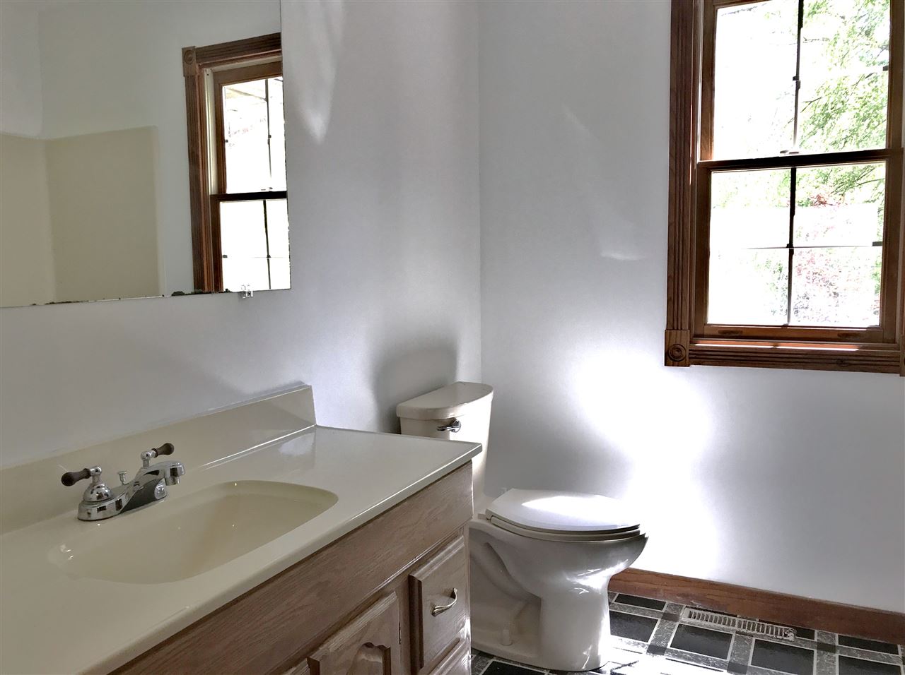 2101 South Sievers Road Vincennes, IN 47591 - Photo 21 of 36 Gallery Image 21