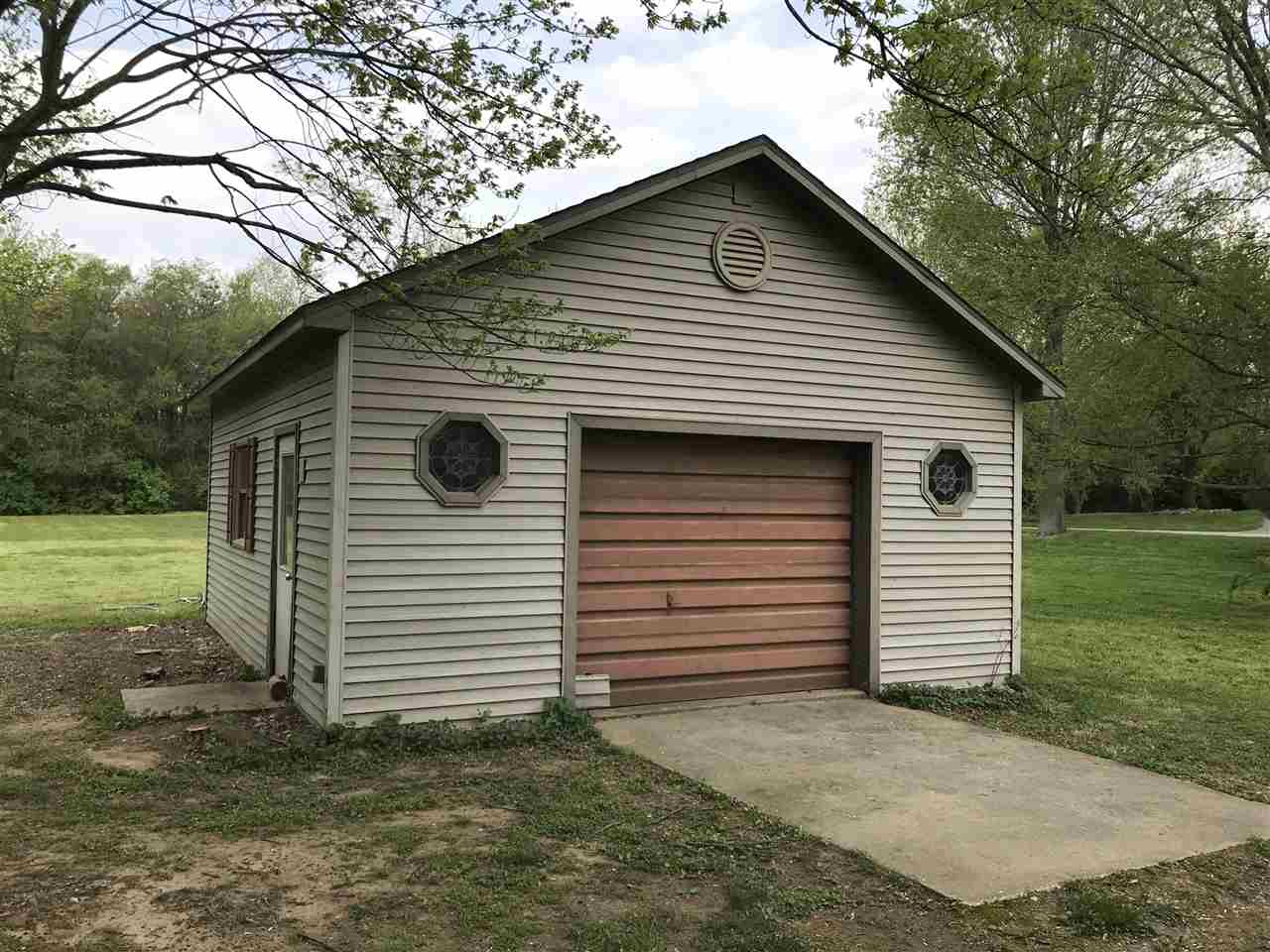 2101 South Sievers Road Vincennes, IN 47591 - Photo 28 of 36 Gallery Image 28