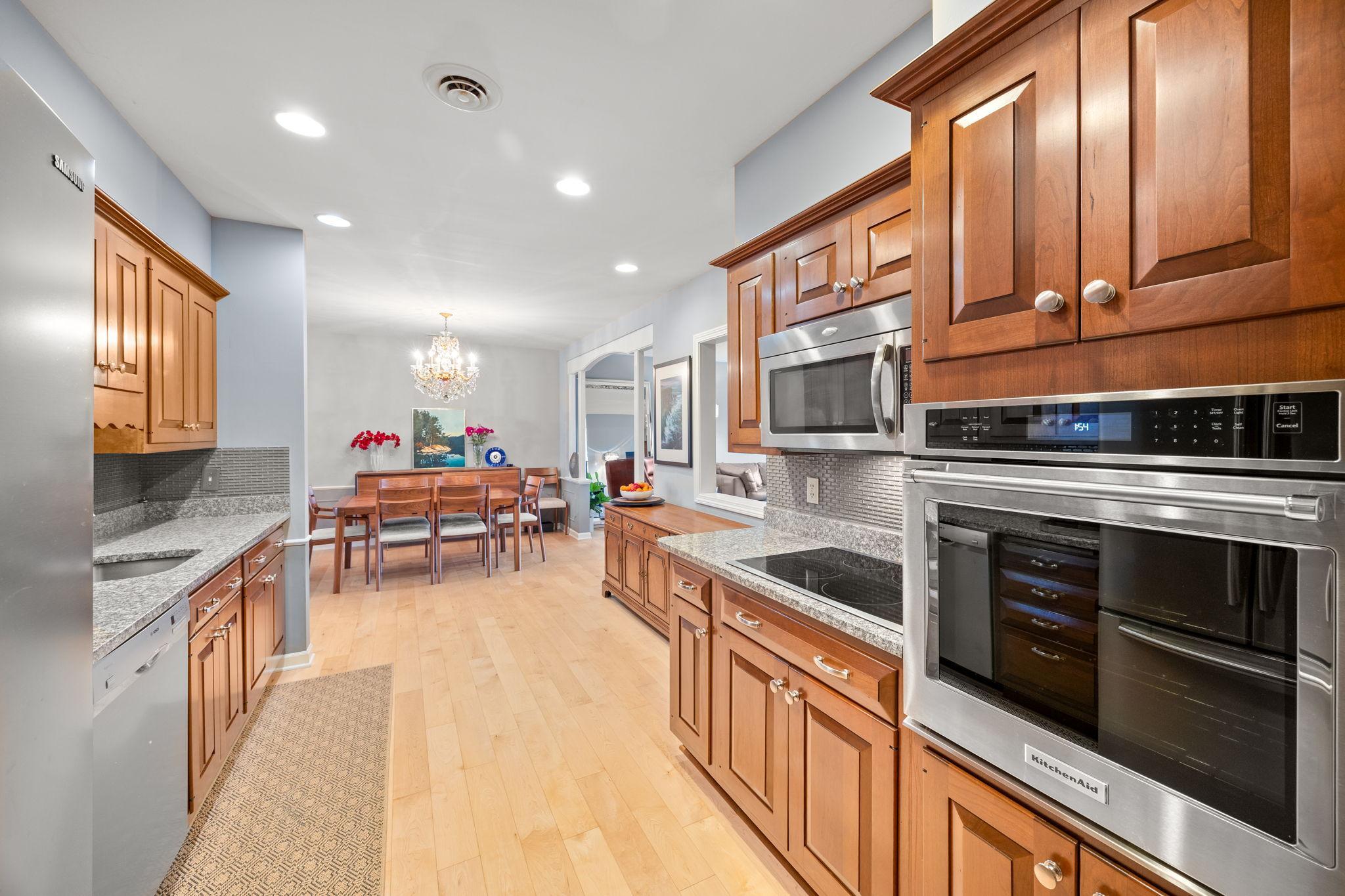 8651 Basswood Road, Unit 302 Eden Prairie, MN 55344 - Photo 18 of 38