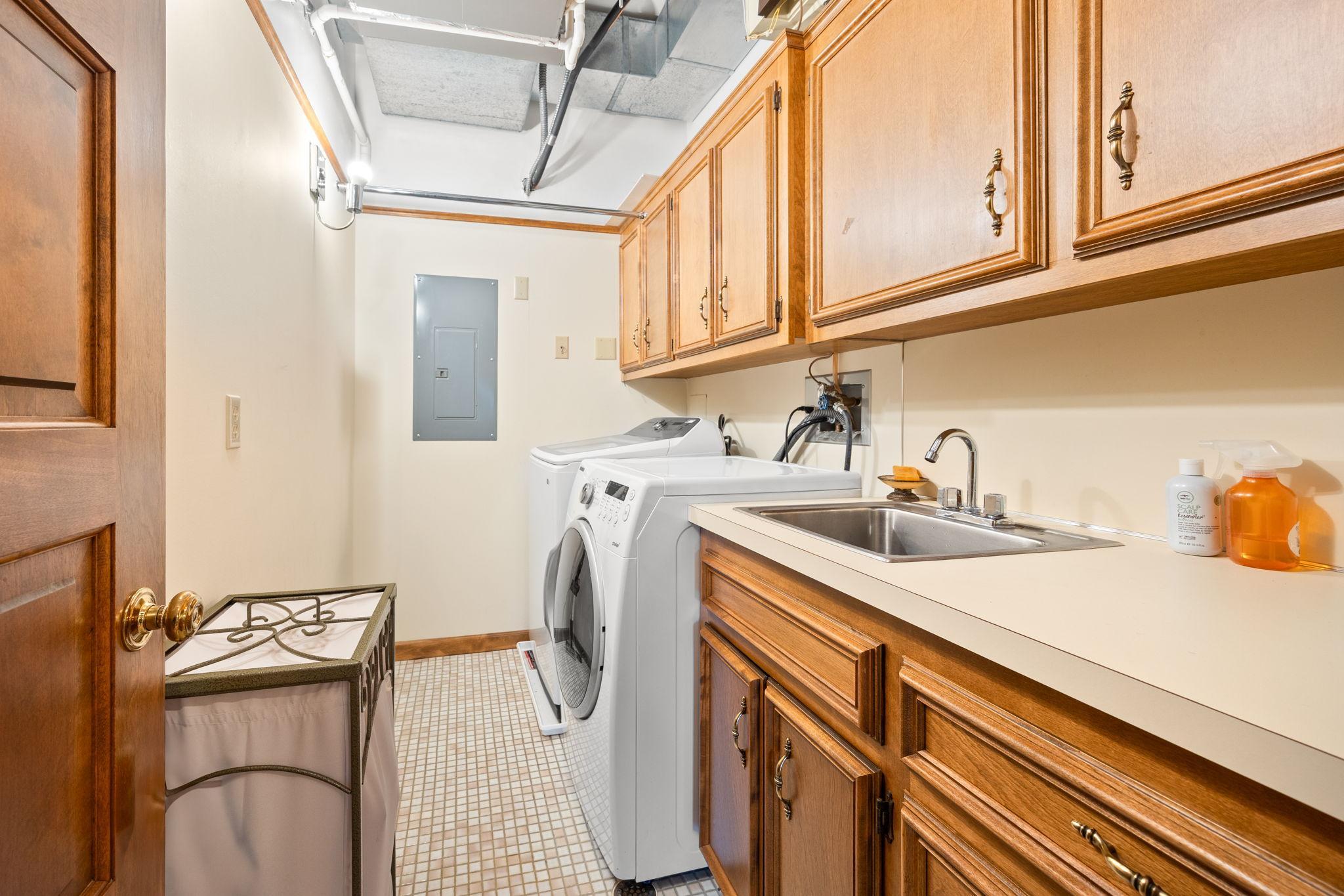 8651 Basswood Road, Unit 302 Eden Prairie, MN 55344 - Photo 28 of 38