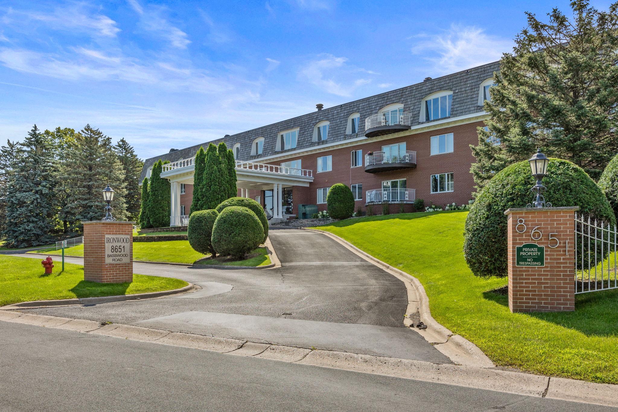 8651 Basswood Road, Unit 302 Eden Prairie, MN 55344 - Photo 4 of 38