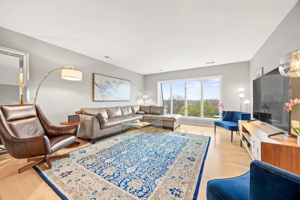 $385,000 | 8651 Basswood Road, Unit 302, Eden Prairie, MN 55344