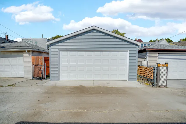 $4,000 | 4721 West Warwick Avenue, Chicago, IL 60641