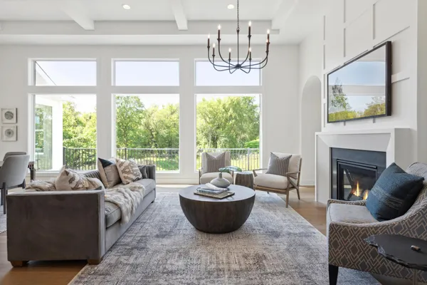 $1,236,384 | 713 Ensconced Way, Chaska, MN 55318