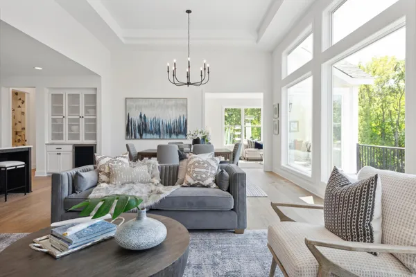 $1,236,384 | 713 Ensconced Way, Chaska, MN 55318