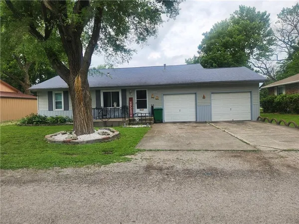 $267,000 | 818 North Houston Avenue, Adrian, MO 64720