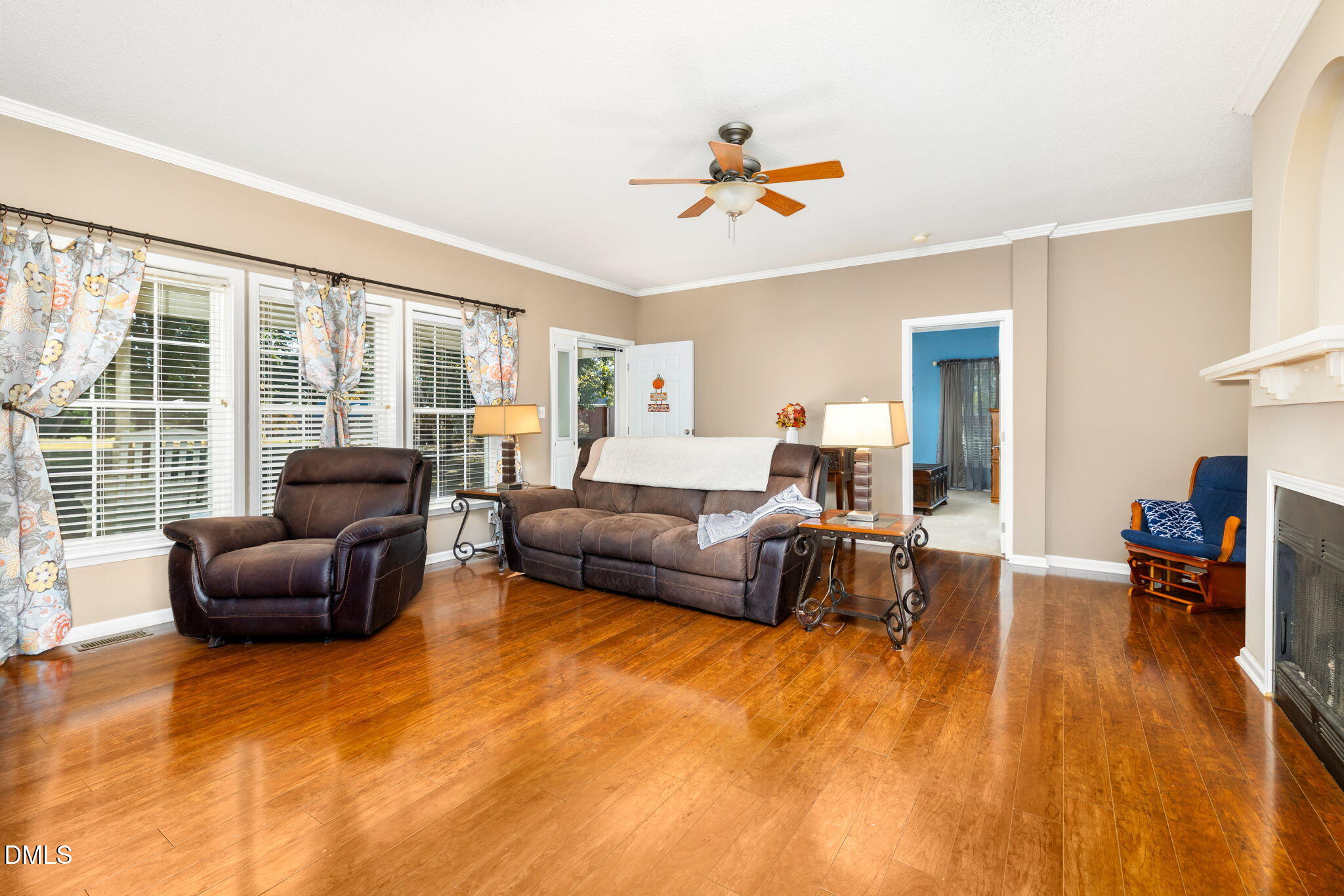 3900 Dabney Road Henderson, NC 27537 - Photo 10 of 35 a living room with furniture and a large window