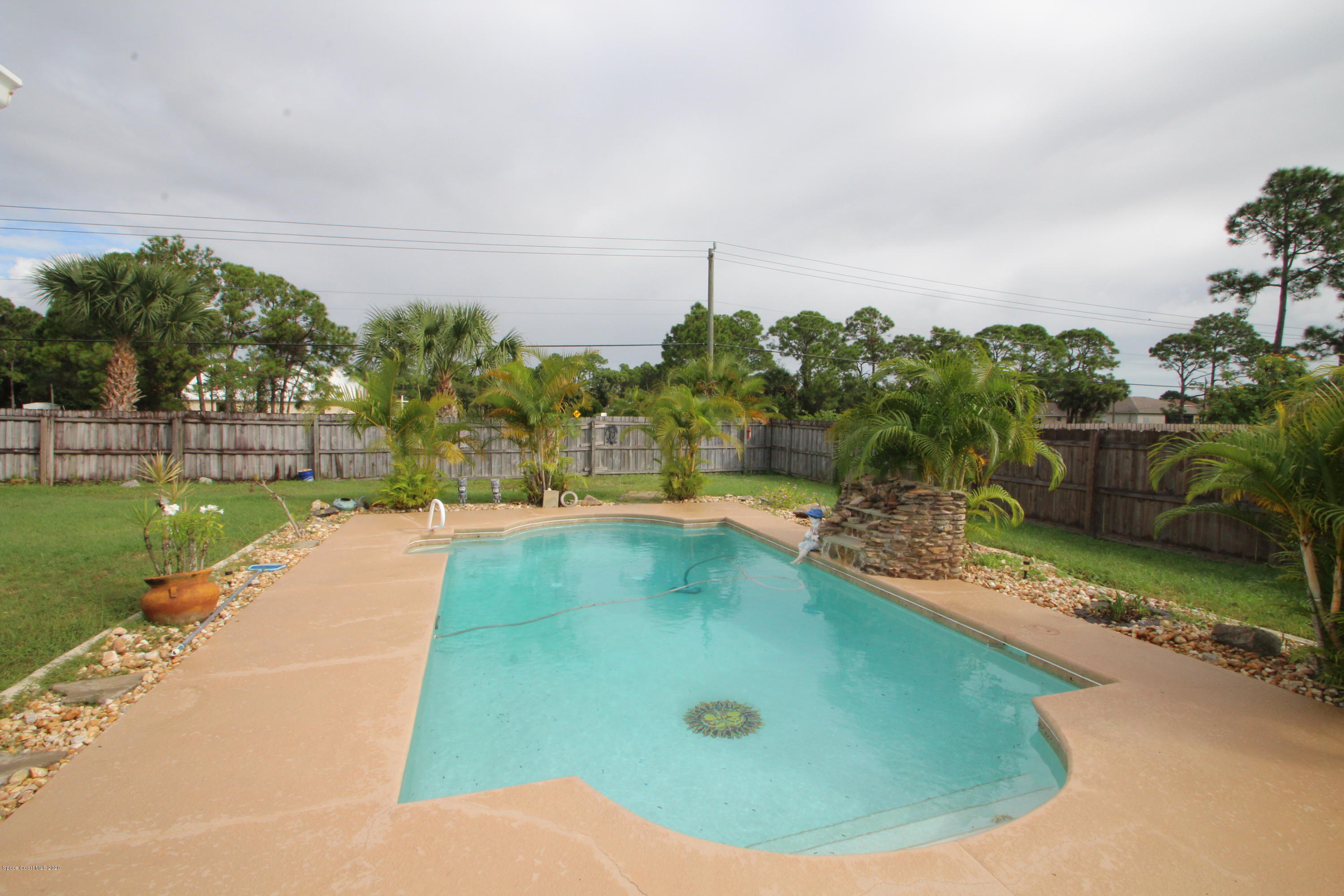 307 Lisa Road Northeast Palm Bay, FL 32907 - Photo 14 of 19 IMG_9967