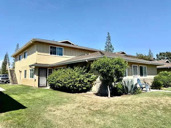 $169,999 | 495 West Santa Ana Avenue, Unit 4, Clovis, CA 93612