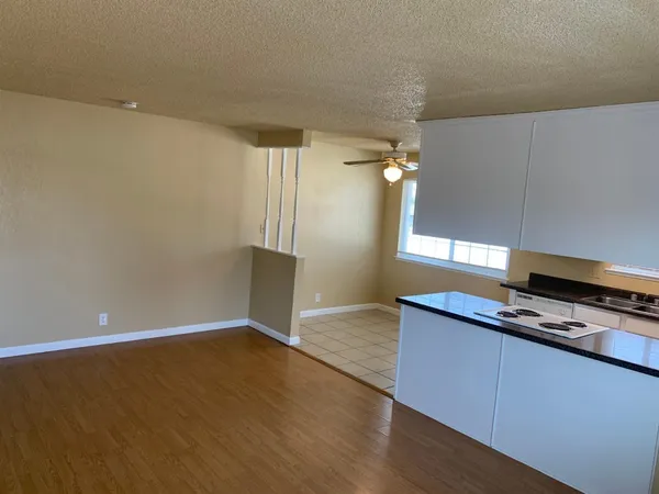 $169,999 | 495 West Santa Ana Avenue, Unit 4, Clovis, CA 93612