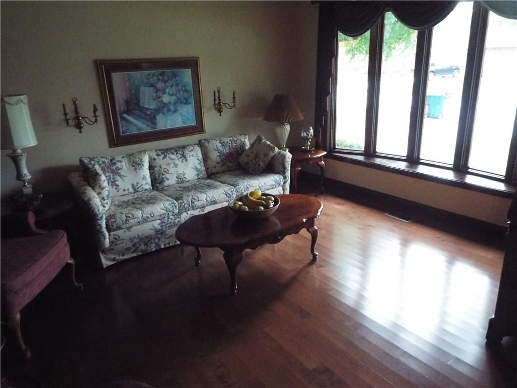 8533 Winding Ridge Road Indianapolis, IN 46217 - Photo 7 of 39 Gallery Image 7