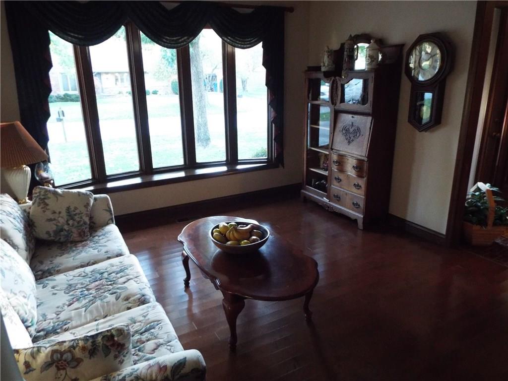 8533 Winding Ridge Road Indianapolis, IN 46217 - Photo 8 of 39 Gallery Image 8
