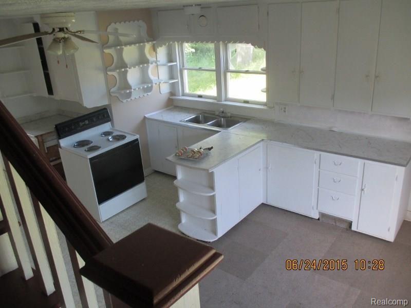 3 kitchen (1).jpg