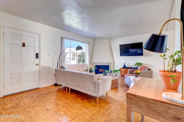 $343,500 | 385 East Coronado Road, Unit 6, Phoenix, AZ 85004