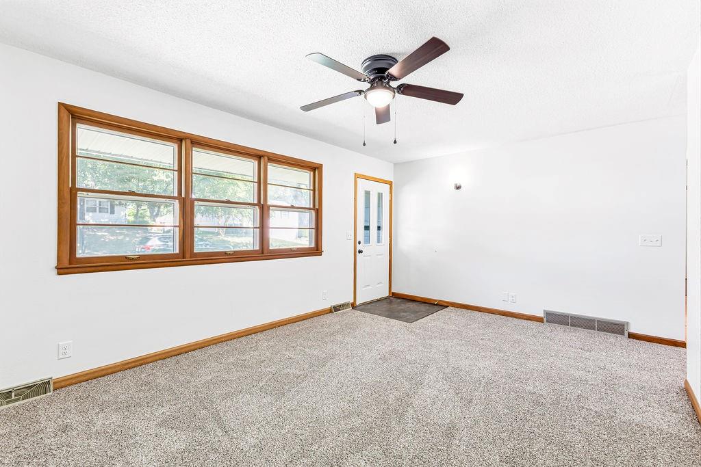 5522 Ripley Street St. Joseph, MO 64506 - Photo 4 of 40