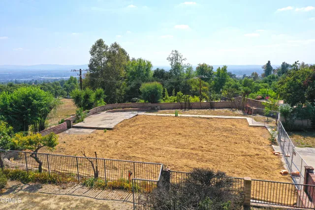 a view of outdoor space