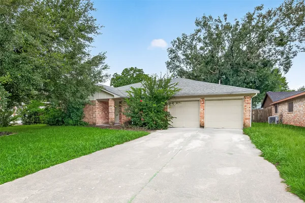 $1,900 | 7214 Addicks Clodine Road, Houston, TX 77083