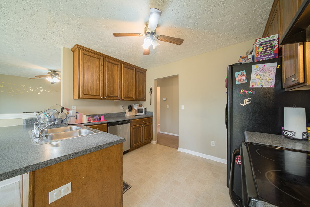 842 Pheasant Loop Columbus, GA 31907 - Photo 4 of 29 kitchen