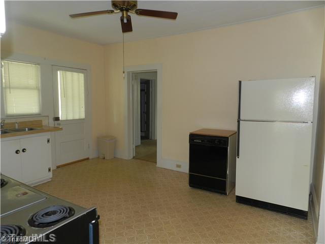7500 Broad Street Rural Hall, NC 27045 - Photo 5 of 11 Kitchen.