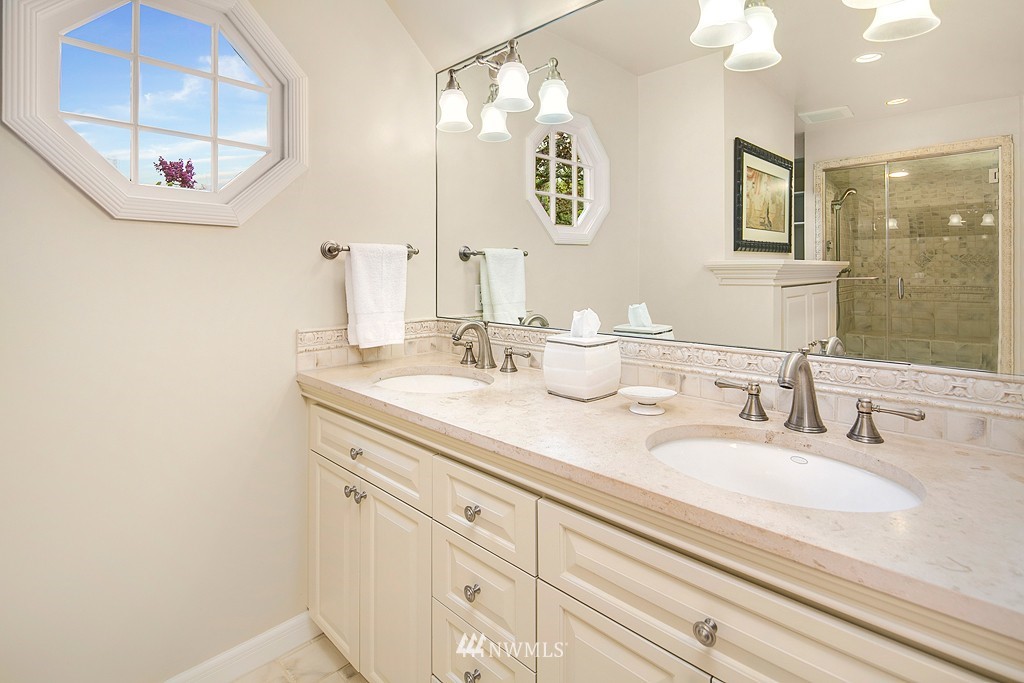 5537 Northeast Penrith Road Seattle, WA 98105 - Photo 18 of 25 Gallery Image 18