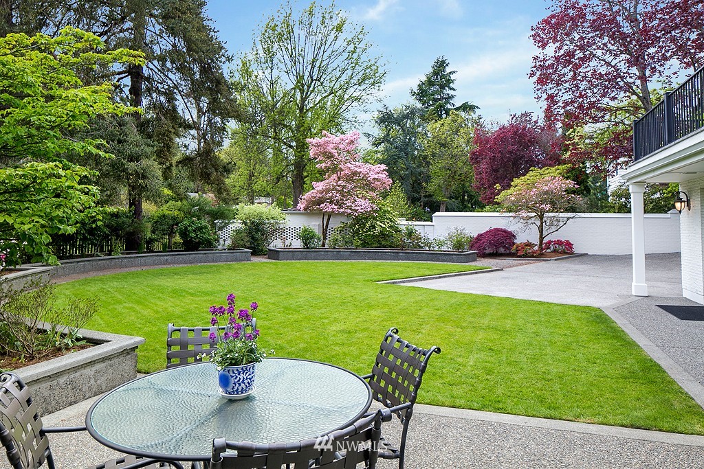 5537 Northeast Penrith Road Seattle, WA 98105 - Photo 20 of 25 Gallery Image 20