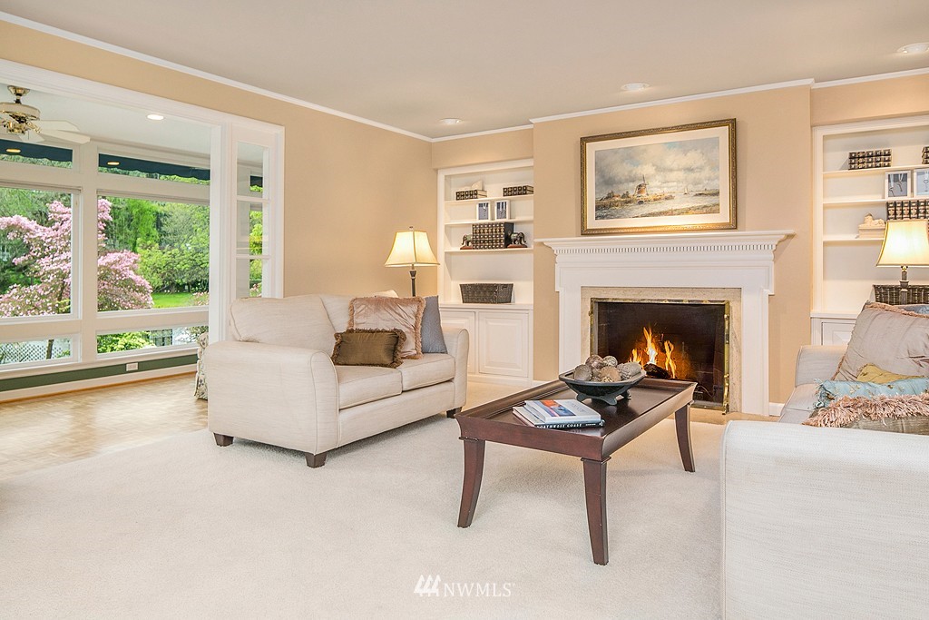 5537 Northeast Penrith Road Seattle, WA 98105 - Photo 5 of 25 Gallery Image 5