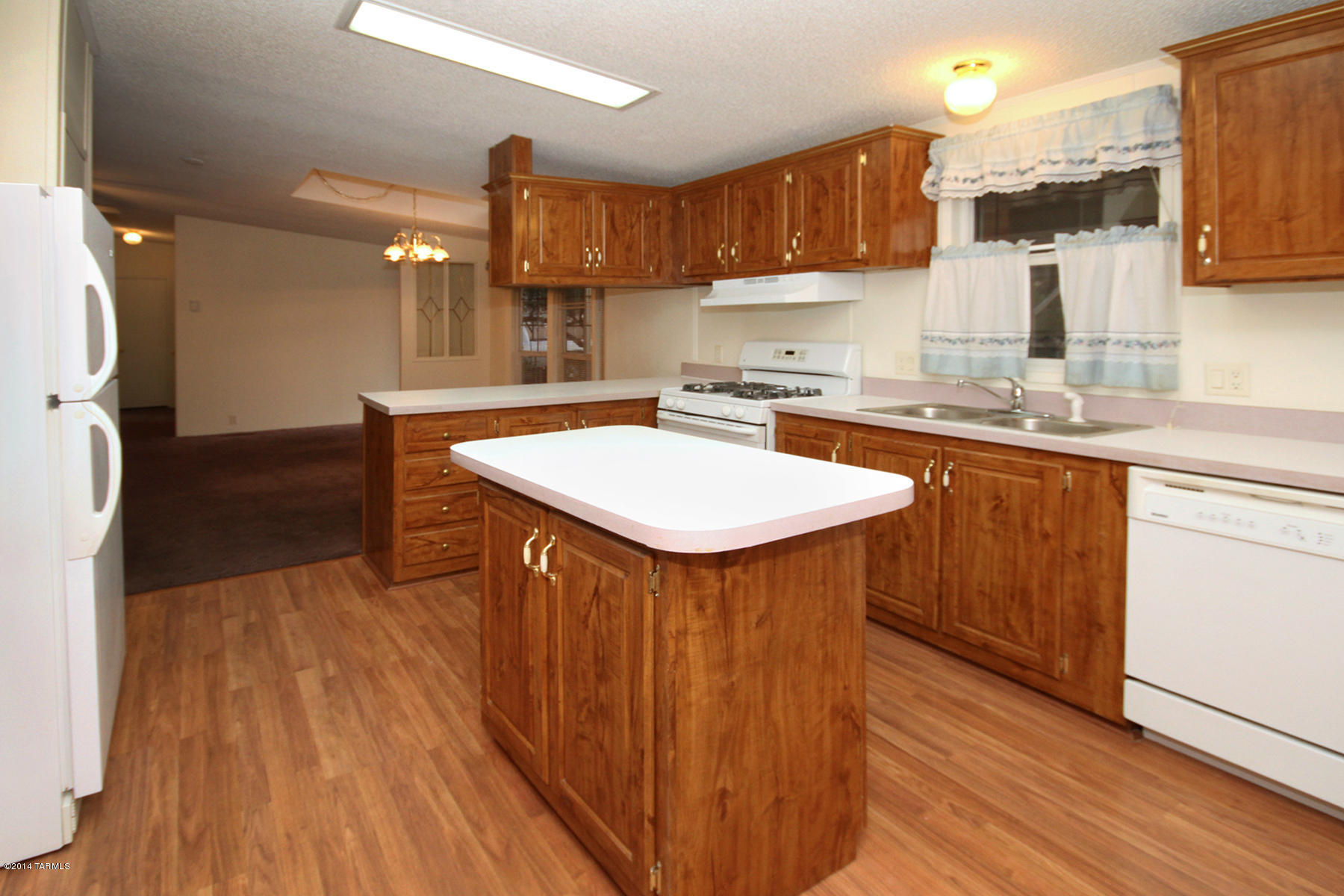 235 East Roger Road Tucson, AZ 85705 - Photo 4 of 26