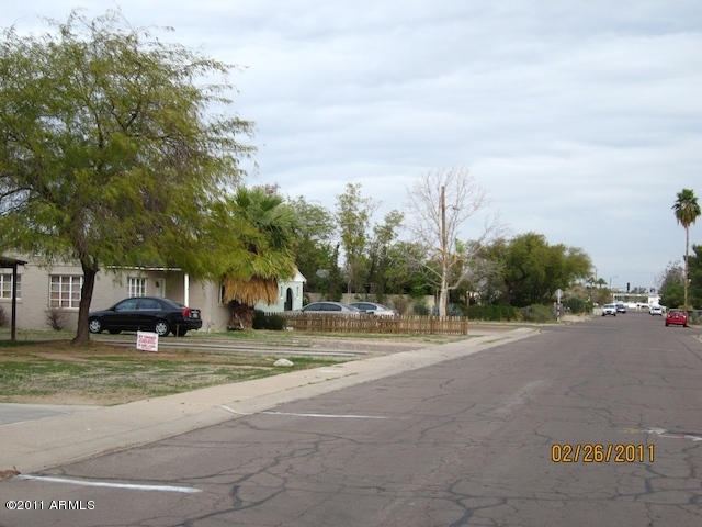 2020 West Monte Vista Road Phoenix, AZ 85009 - Photo 5 of 30 5