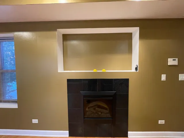 a view of livingroom with furniture