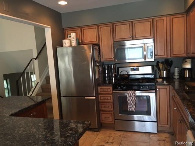 823 Langdon Court Rochester, MI 48307 - Photo 5 of 19