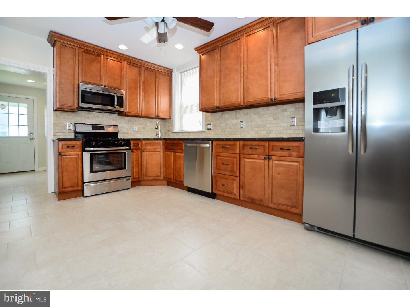405 Ripka Street Philadelphia, PA 19128 - Photo 4 of 22