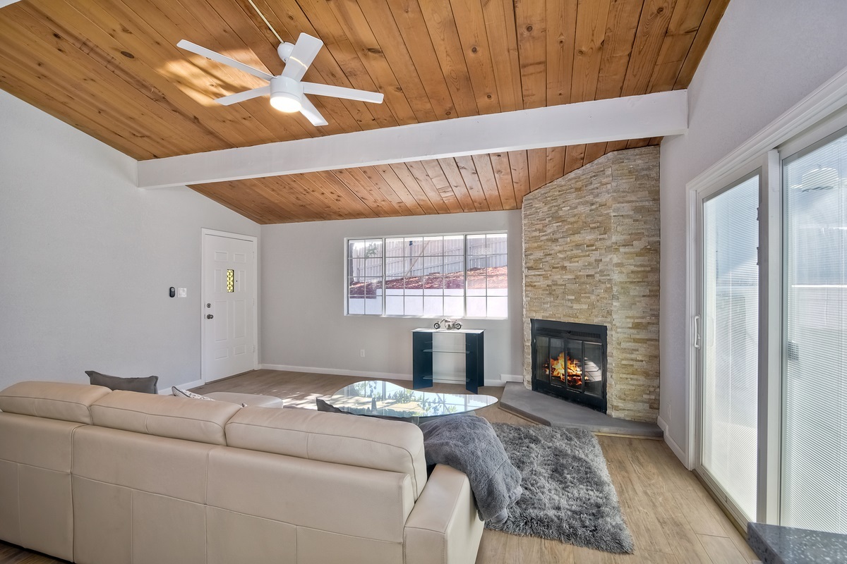 9175 Fanita Rancho Road Santee, CA 92071 - Photo 6 of 25 Gallery Image 6