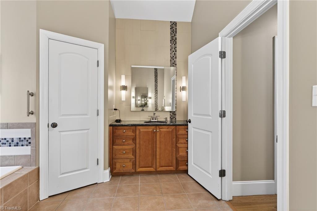 2304 Faircloth Way High Point, NC 27265 - Photo 25 of 50