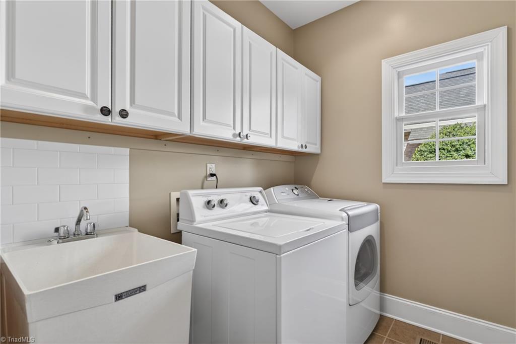 2304 Faircloth Way High Point, NC 27265 - Photo 29 of 50