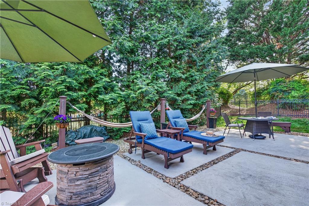 2304 Faircloth Way High Point, NC 27265 - Photo 38 of 50