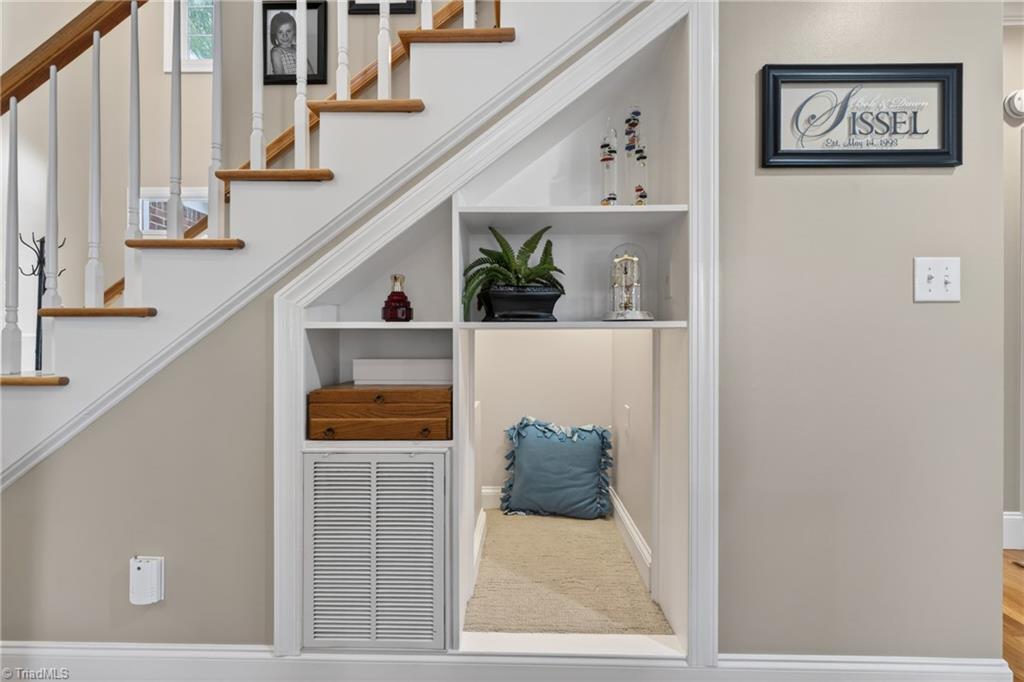 2304 Faircloth Way High Point, NC 27265 - Photo 9 of 50