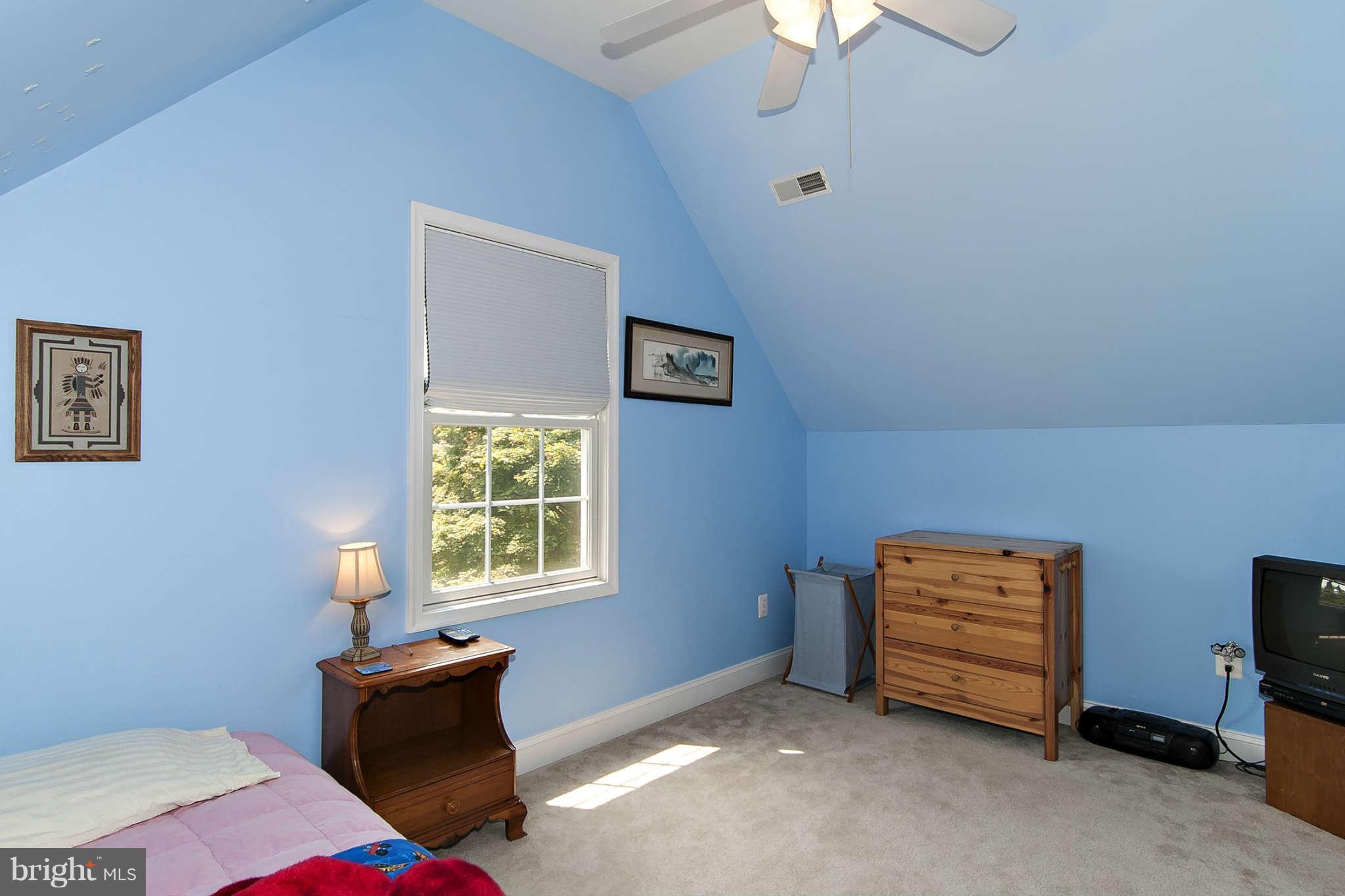 5316 Hoffmanville Road Manchester, MD 21102 - Photo 17 of 25 Bedroom