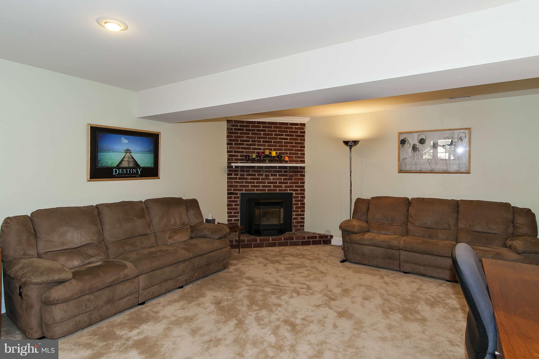 5316 Hoffmanville Road Manchester, MD 21102 - Photo 19 of 25 Family Room