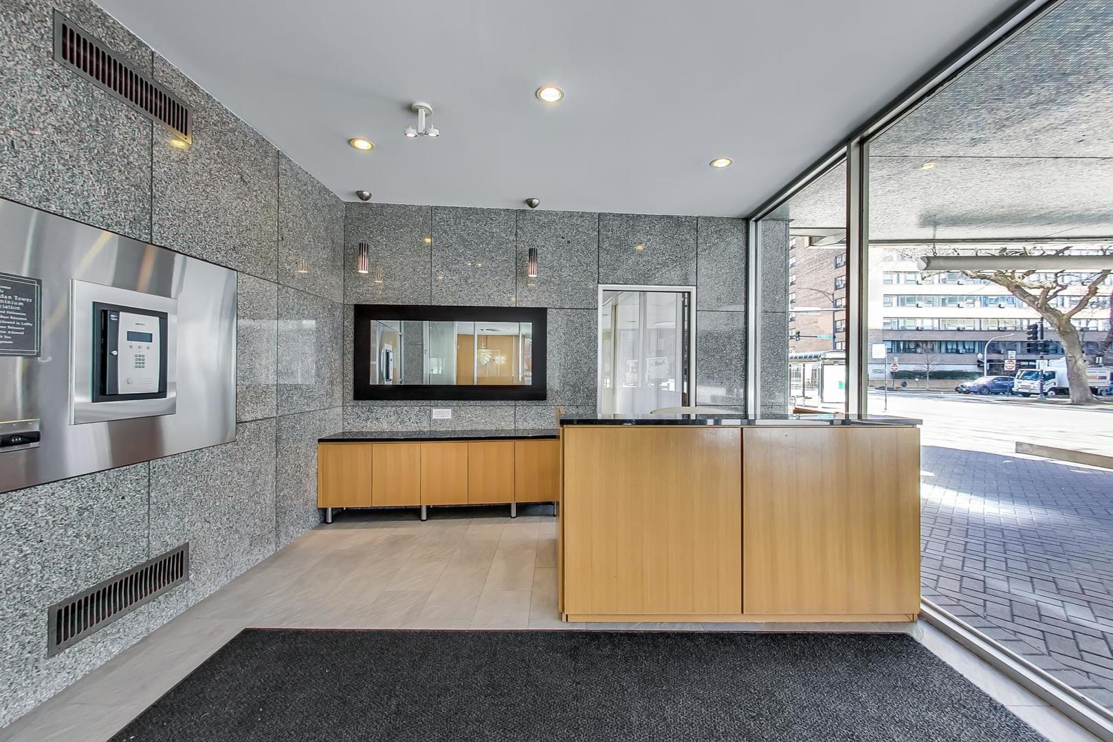 2930 North Sheridan Road, Unit 910 Chicago, IL 60657 - Photo 27 of 32